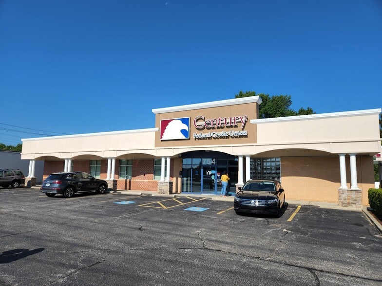 754 Richmond Rd, Richmond Hts, OH for sale - Building Photo - Image 2 of 3