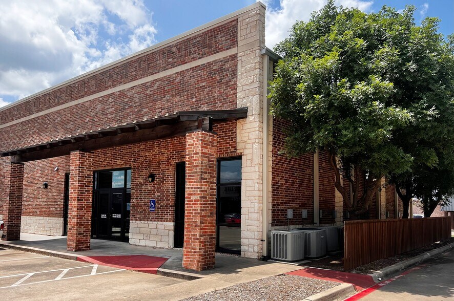 2832 W University Blvd, Durant, OK for lease - Primary Photo - Image 1 of 2