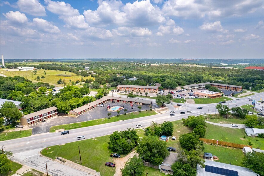 300 SW Big Bend Trl, Glen Rose, TX 76043