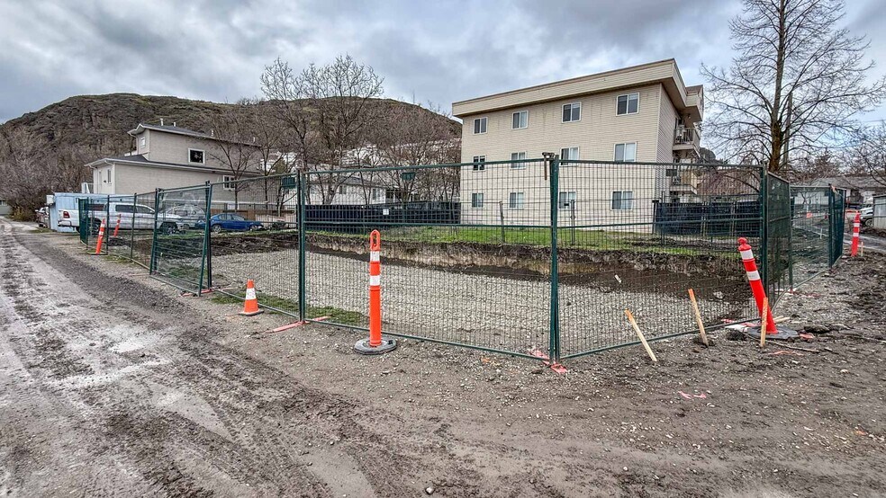 3033 39A St, Vernon, BC for sale - Building Photo - Image 2 of 4