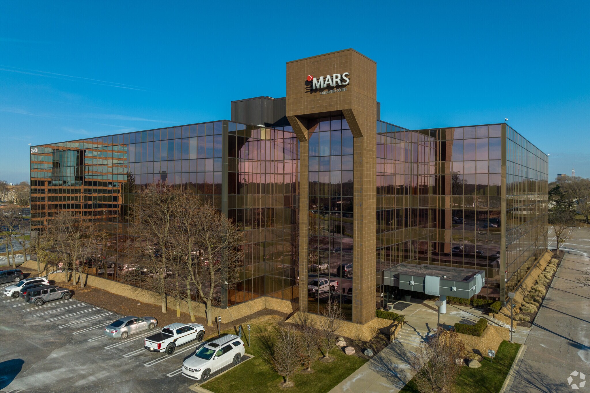 25200 Telegraph Rd, Southfield, MI for lease Building Photo- Image 1 of 29