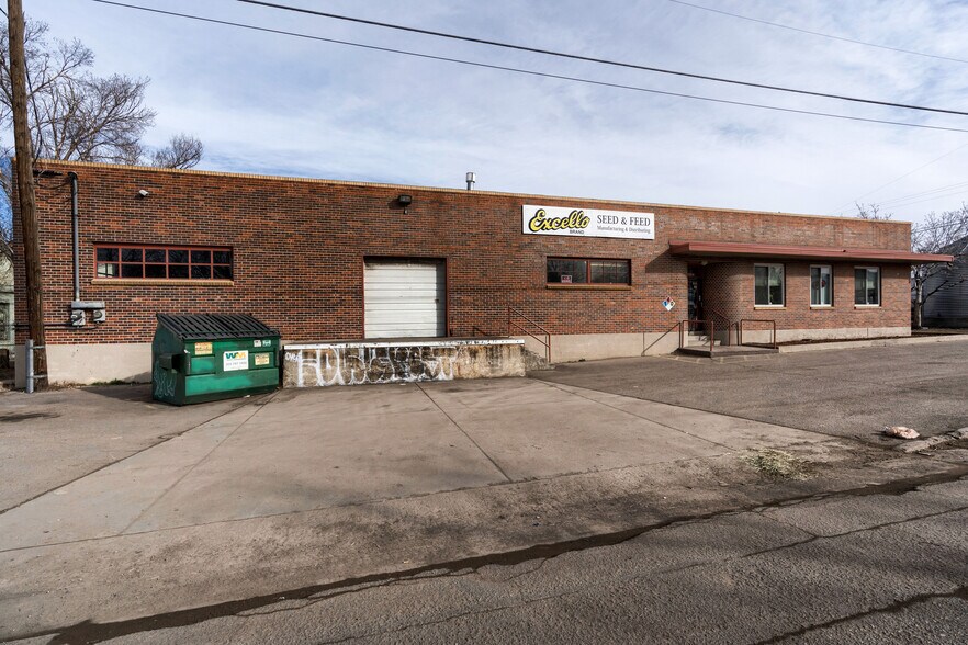 3725 E 48th Ave, Denver, CO 80216