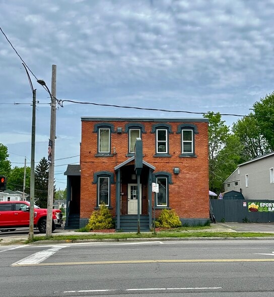 324 W Broadway Ave, Fulton, NY for sale - Building Photo - Image 2 of 15