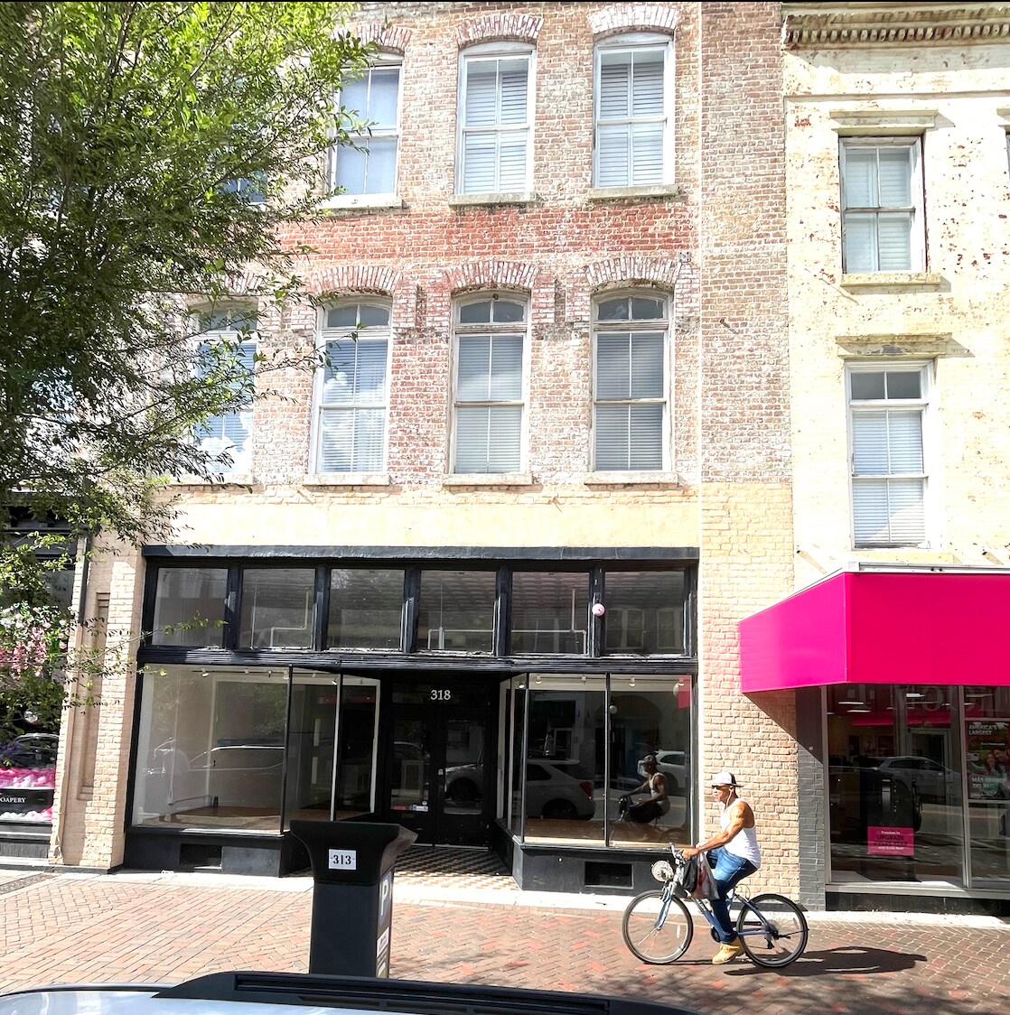 318-320 W Broughton St, Savannah, GA for sale Building Photo- Image 1 of 1