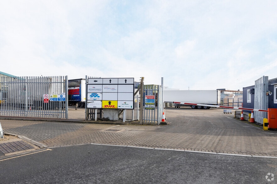 Limberline Rd, Portsmouth for sale - Primary Photo - Image 1 of 1