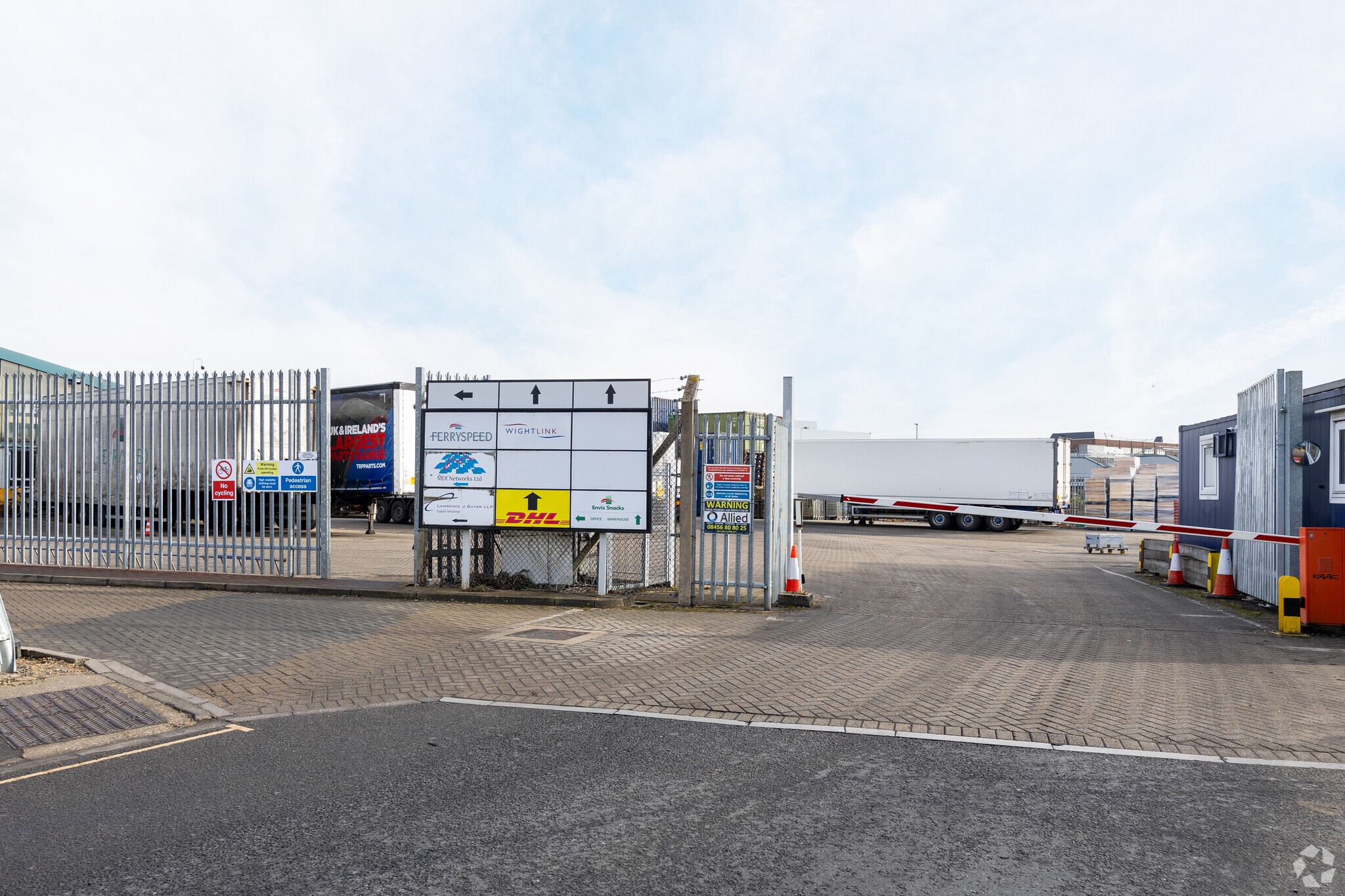 Limberline Rd, Portsmouth for sale Primary Photo- Image 1 of 1