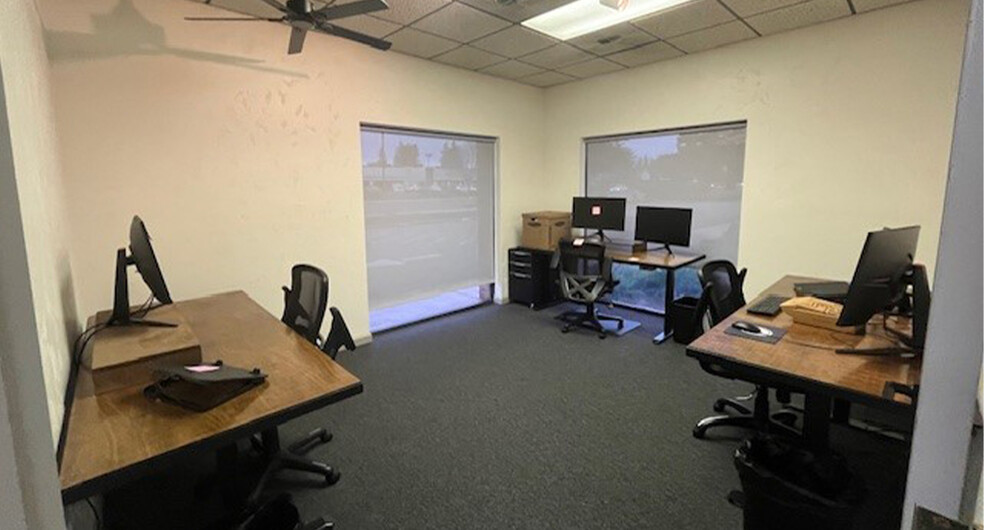 180 W Bullard Ave, Clovis, CA for lease - Interior Photo - Image 2 of 5