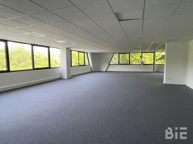 Office in Mérignac for lease - Interior Photo - Image 3 of 4