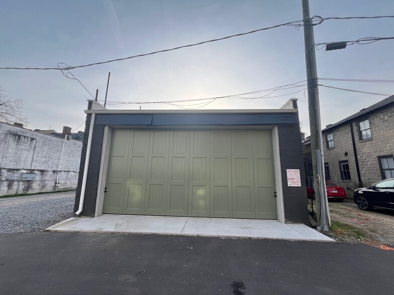 721-W Caroline St, Fredericksburg, VA for lease - Building Photo - Image 2 of 11