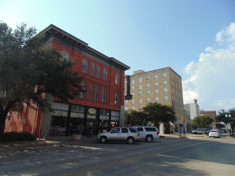 205 S Main St, Bryan, TX for sale - Building Photo - Image 1 of 1