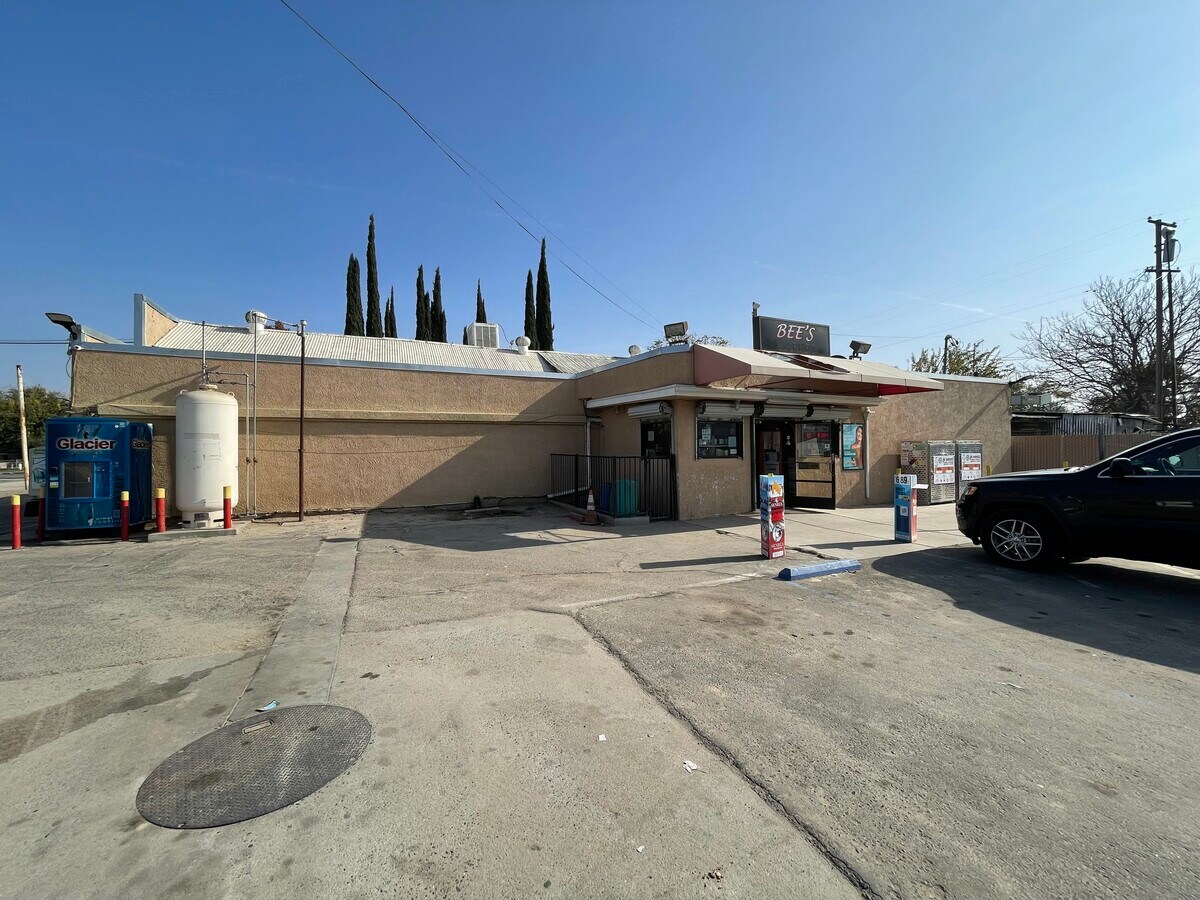 6201 W Bowles Ave, Raisin City, CA 93652