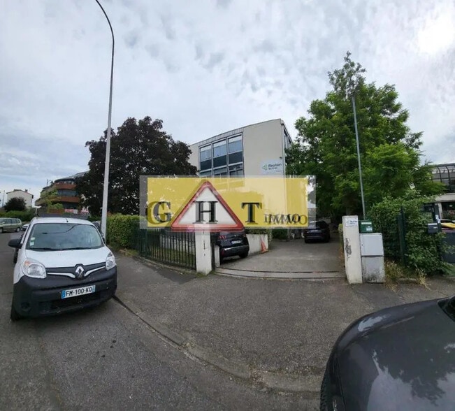 Office in Créteil for lease - Building Photo - Image 1 of 16