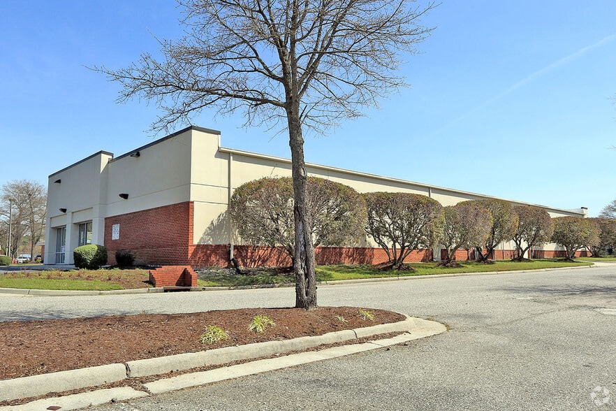 5601-5627 W High St, Portsmouth, VA for lease - Building Photo - Image 2 of 5