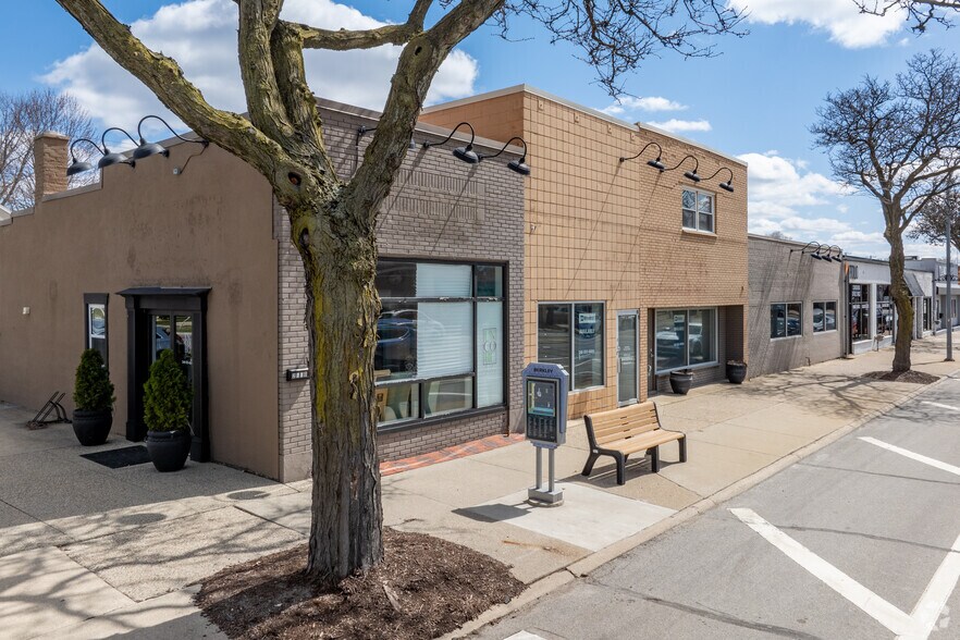 2860, 2870 & 2880 Coolidge Hwy, Berkley, MI for sale - Building Photo - Image 1 of 1