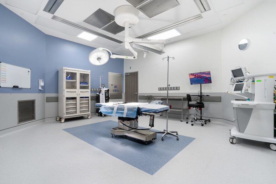 2609 W Woolbright Rd, Boynton Beach, FL for lease - Building Photo - Image 2 of 6