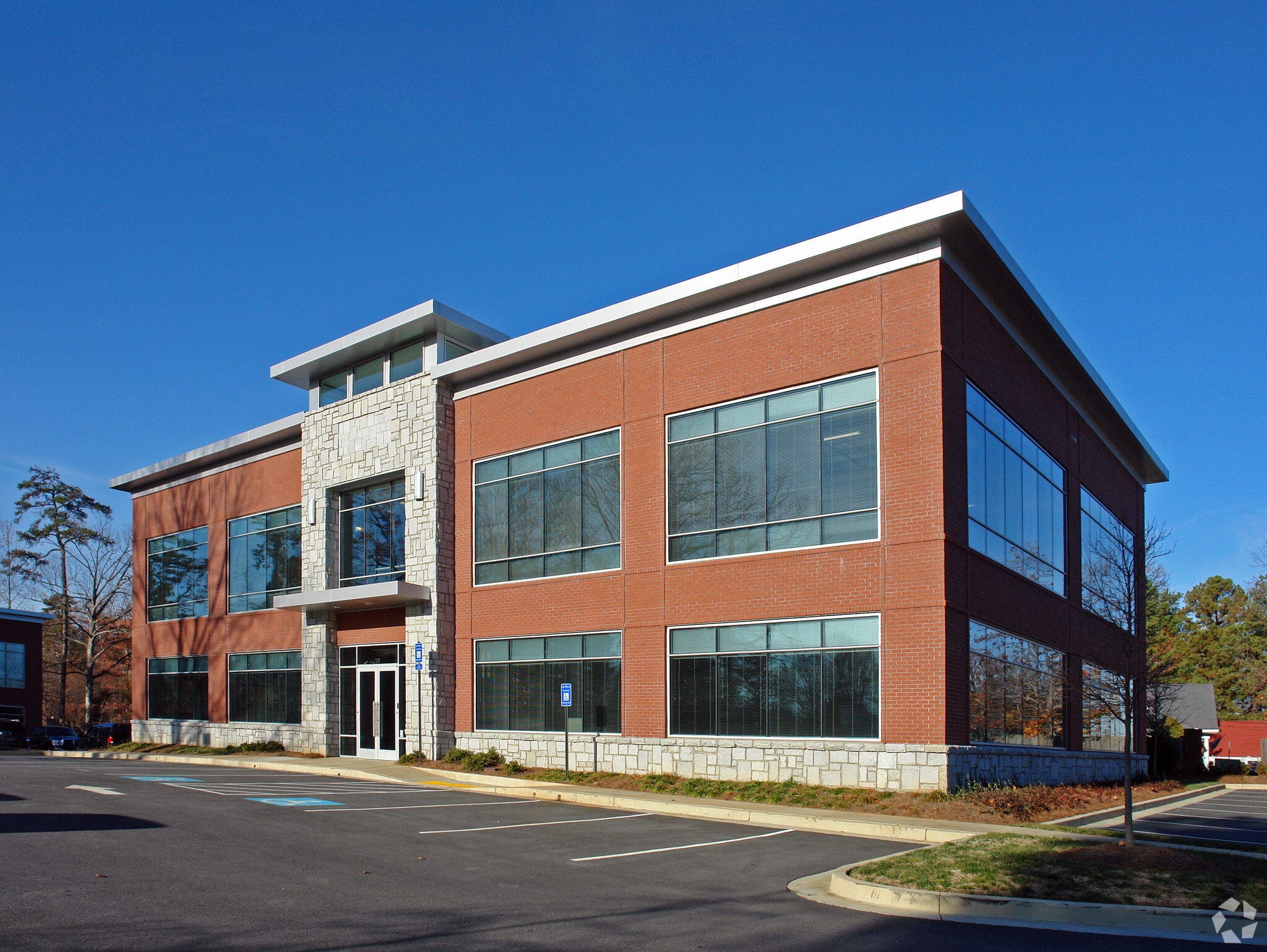 5448 Spalding Dr, Norcross, GA for lease Building Photo- Image 1 of 15