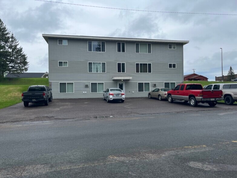 1440 3rd Ave, Cumberland, WI for sale - Primary Photo - Image 1 of 1