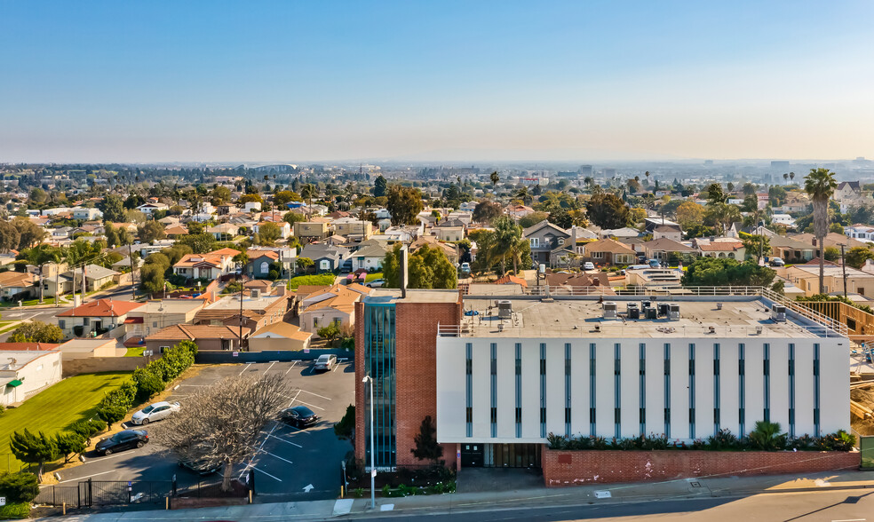 4314 W Slauson Ave, Los Angeles, CA for lease - Building Photo - Image 1 of 6