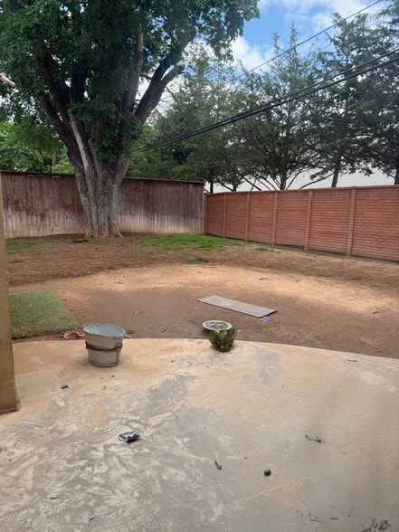 251 Carroll St, Fort Worth, TX for sale - Building Photo - Image 3 of 9