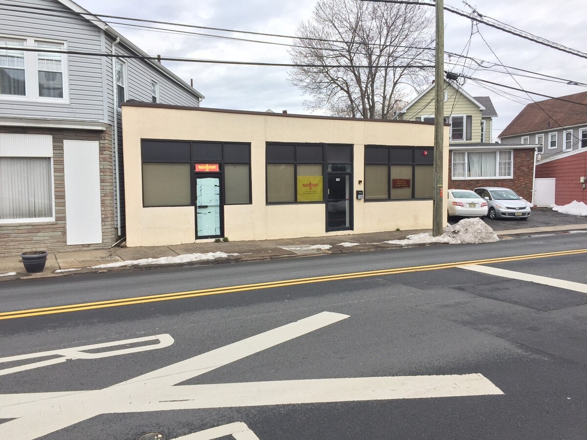 168 Rochelle Ave, Rochelle Park, NJ 07662