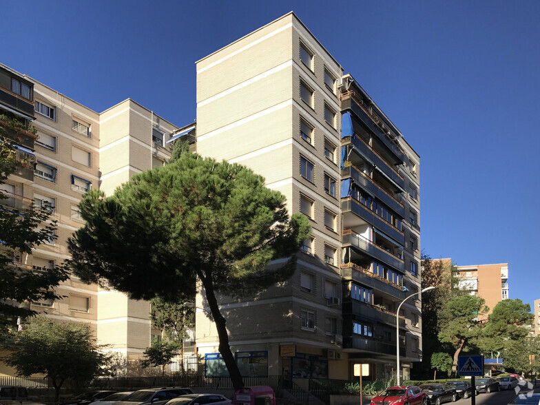 Calle Sierra de Alcubierre, 2, Alcorcón, Madrid for sale - Building Photo - Image 2 of 2