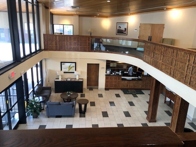 215 S Dixie Way, South Bend, IN for sale Lobby- Image 1 of 1