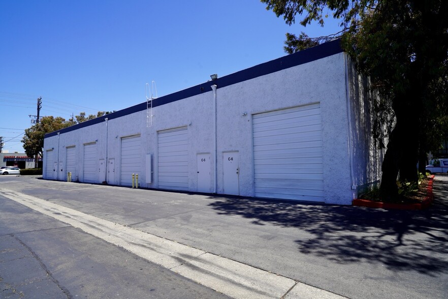 1599 Superior Ave, Costa Mesa, CA for lease - Building Photo - Image 2 of 7