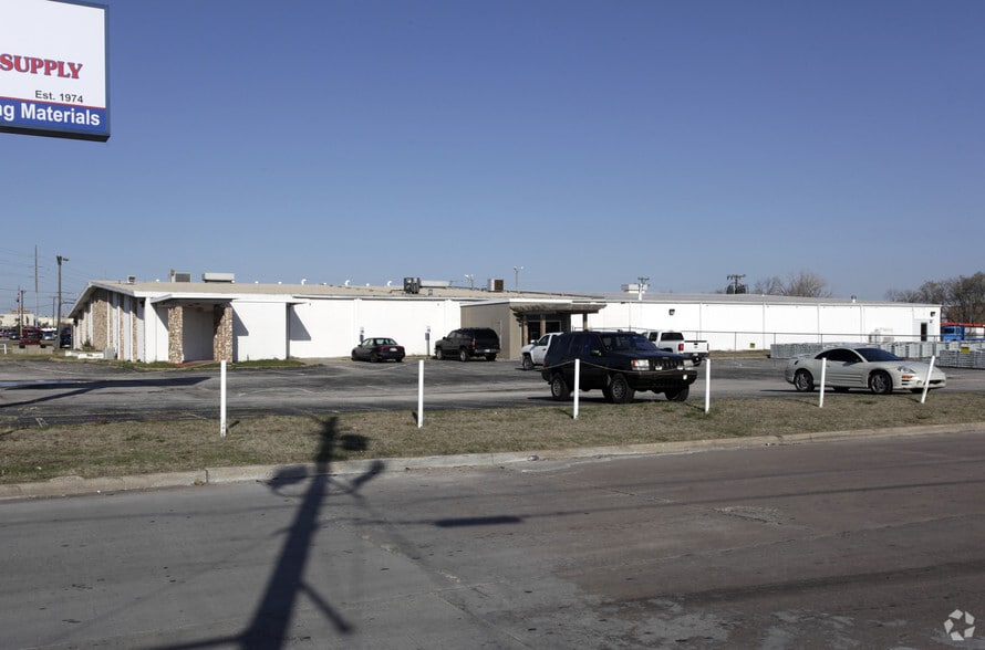 7727 E 41st St, Tulsa, OK for lease - Building Photo - Image 1 of 17