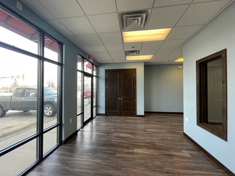 1315 Haines Ave, Rapid City, SD for lease - Interior Photo - Image 2 of 10