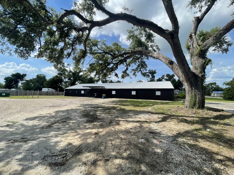 2331 Broad St portfolio of 2 properties for sale on LoopNet.com - Building Photo - Image 1 of 5