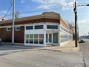 1429 N Austin St, Seguin, TX for lease Building Photo- Image 1 of 9