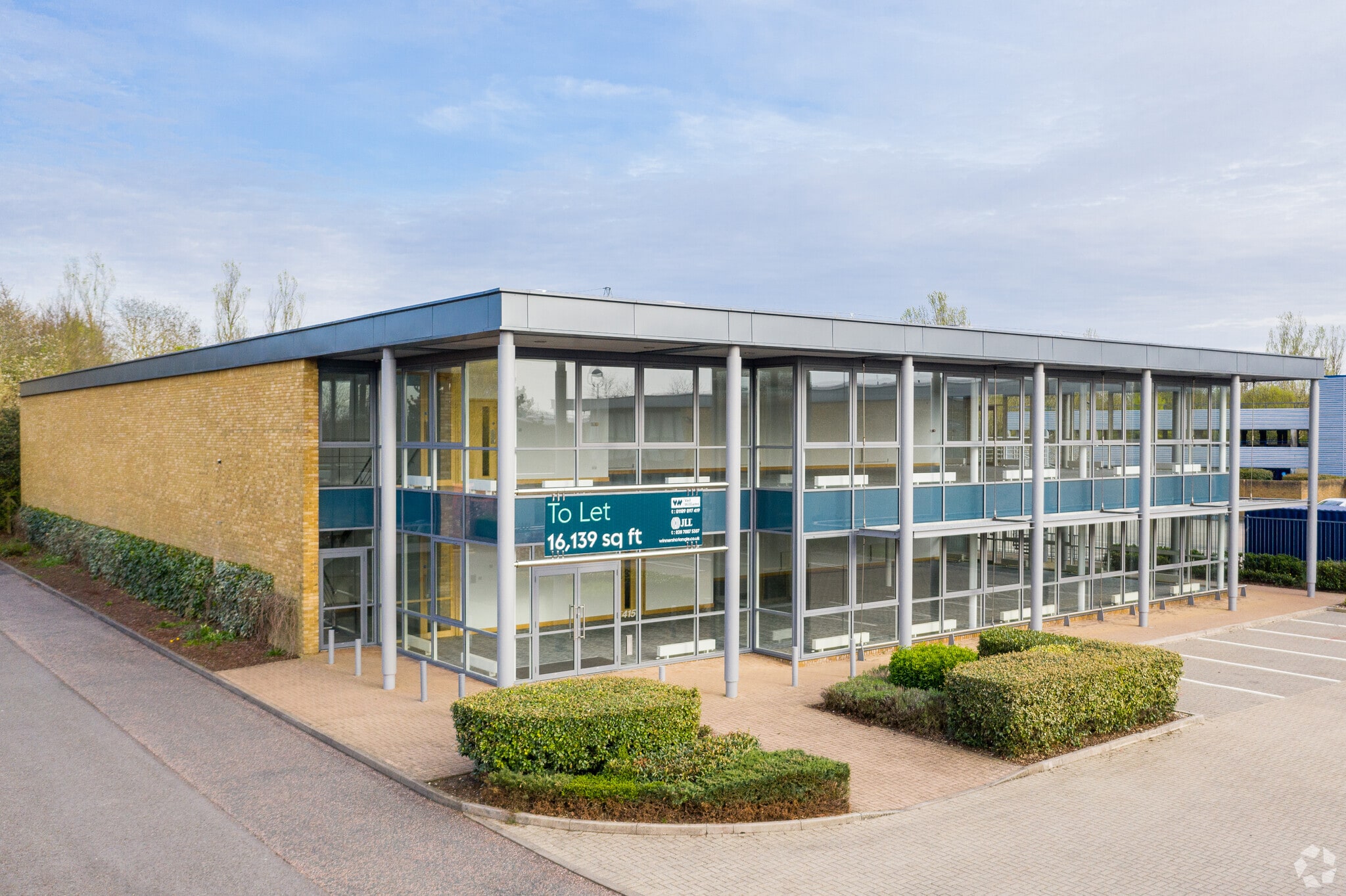 415 Wharfedale Rd, Wokingham for sale Primary Photo- Image 1 of 1