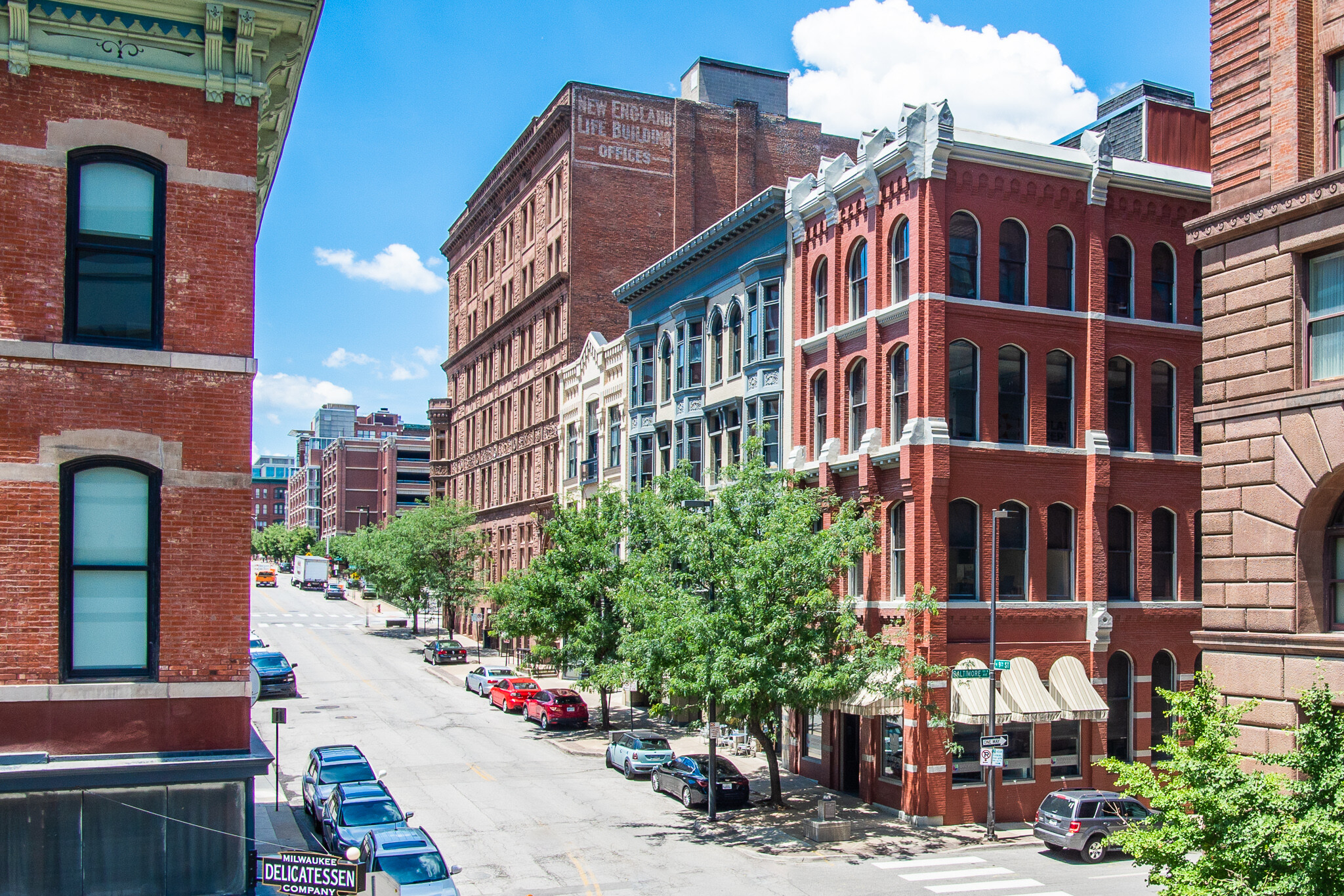 102-106 W 9th St, Kansas City, MO for lease Building Photo- Image 1 of 10