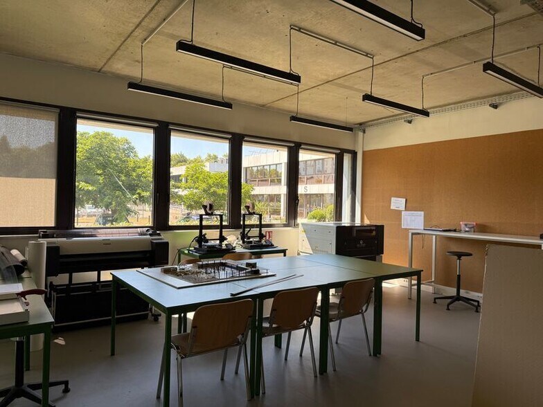 Office in Bordeaux for sale - Interior Photo - Image 2 of 5