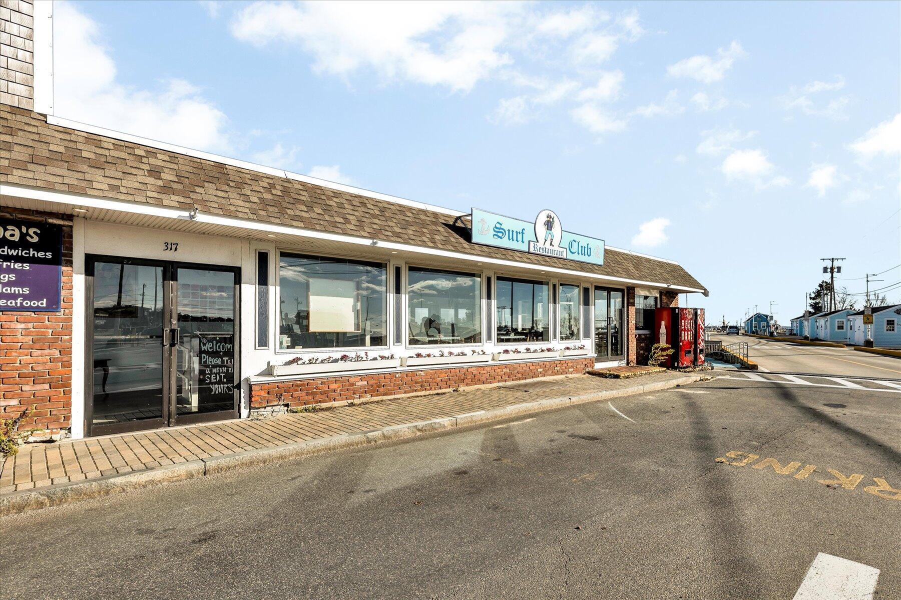 317-319 Commercial St, Provincetown, MA for lease Primary Photo- Image 1 of 33