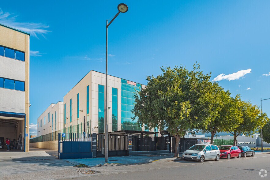 Calle Arnaldo de Vilanova, 5, Getafe, Madrid for lease - Building Photo - Image 2 of 10