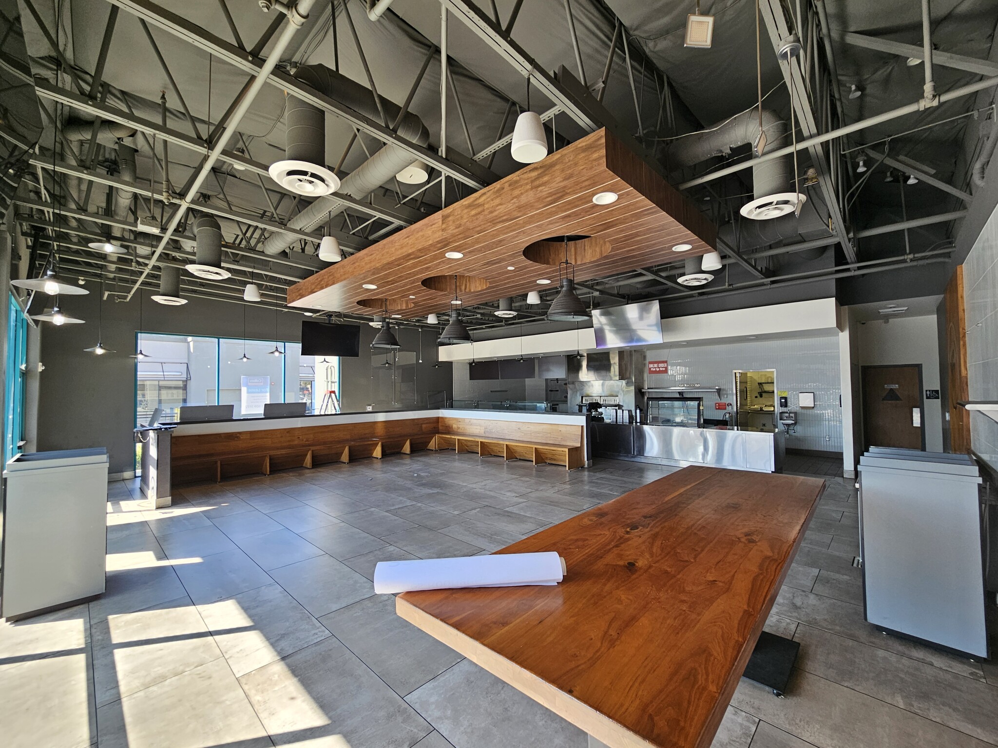 2000-2276 S Atlantic Blvd, Monterey Park, CA for lease Interior Photo- Image 1 of 7