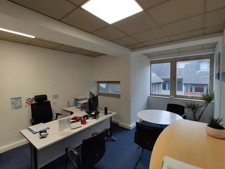 Office in Rennes for lease - Building Photo - Image 2 of 6