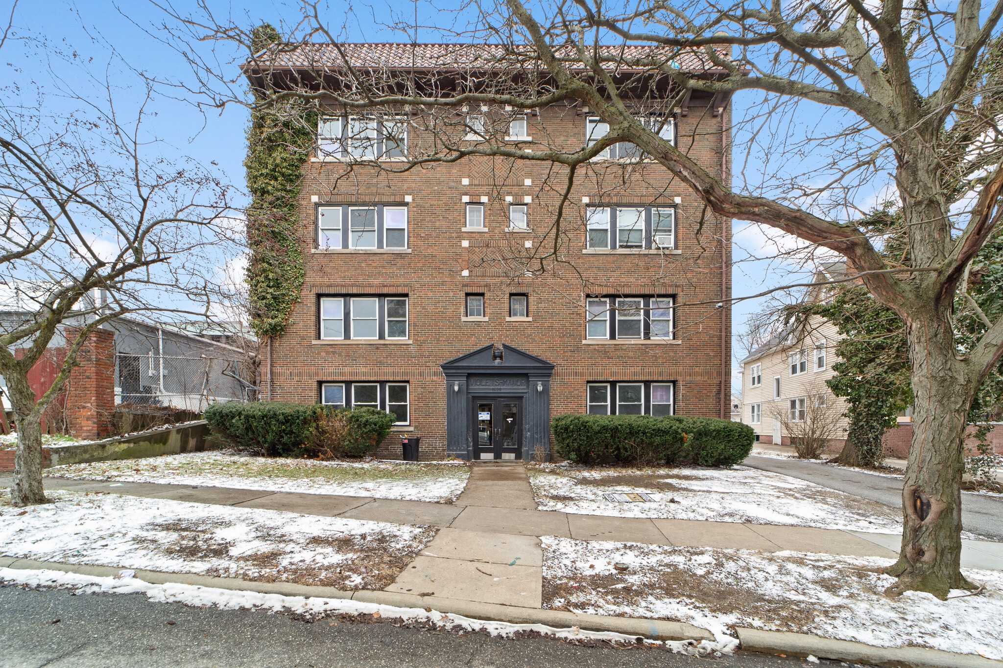 1690 Eddington Rd, Cleveland Heights, OH for sale Building Photo- Image 1 of 33