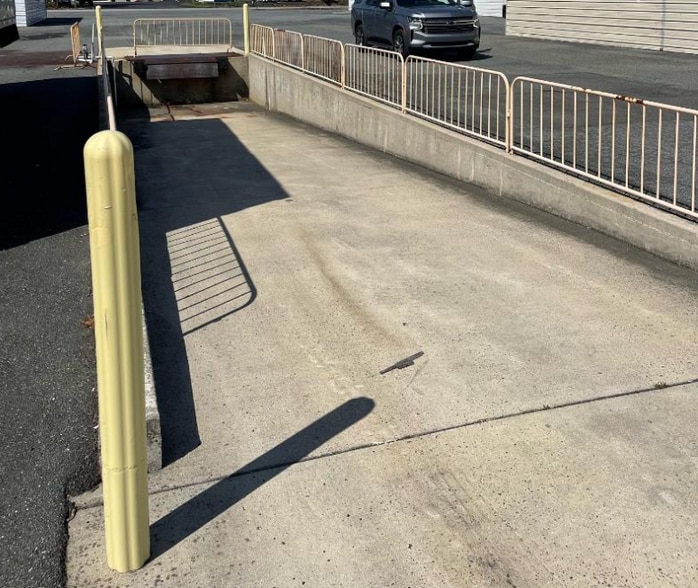 118 Dixon St, Selbyville, DE for lease - Building Photo - Image 2 of 5