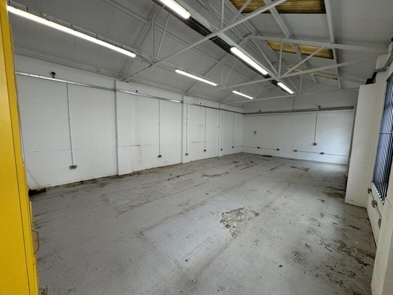 Brook Ln N, Brentford for lease - Building Photo - Image 2 of 26