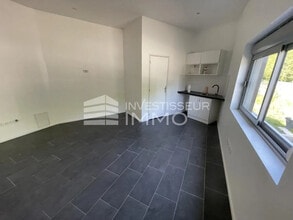 Office in Samoreau for lease Building Photo- Image 2 of 3