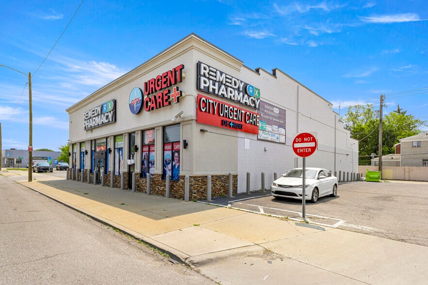 13403 W 7 Mile Rd, Detroit, MI for lease - Building Photo - Image 1 of 42