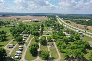 Southern Trails RV Resort - Campground