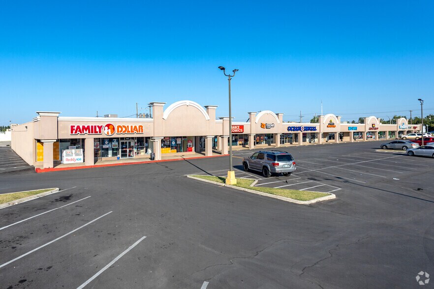 3907-3939 NW MacArthur Blvd, Oklahoma City, OK for sale - Primary Photo - Image 1 of 1