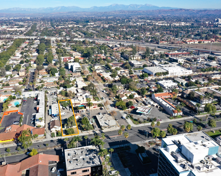 1529 E 1st St, Santa Ana, CA for sale - Building Photo - Image 2 of 6