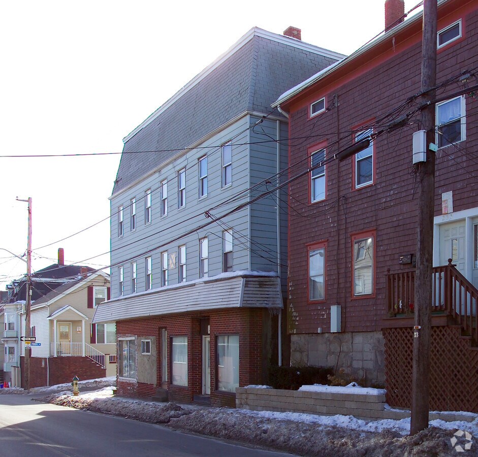 263 Rodman St, Fall River, MA 02721