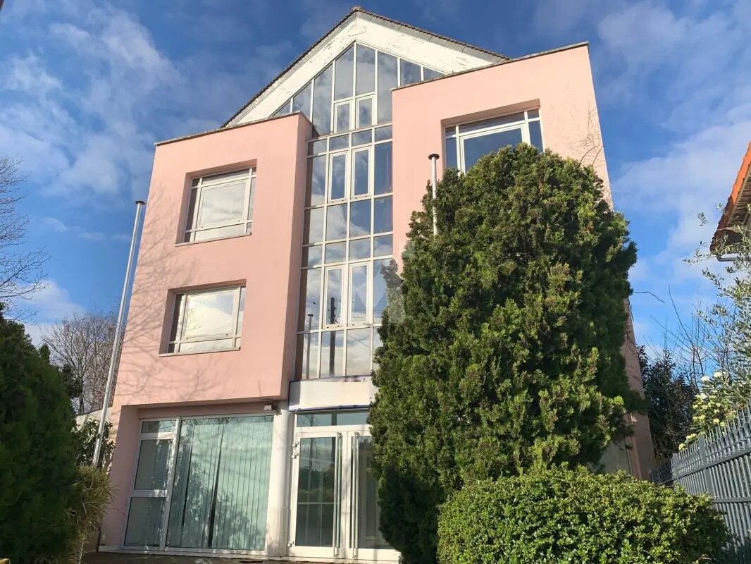 Office in Orly for lease Building Photo- Image 1 of 7