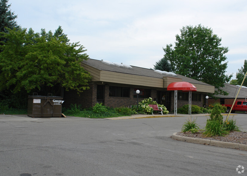 1125 Trowbridge Rd, East Lansing, MI for lease - Building Photo - Image 3 of 3