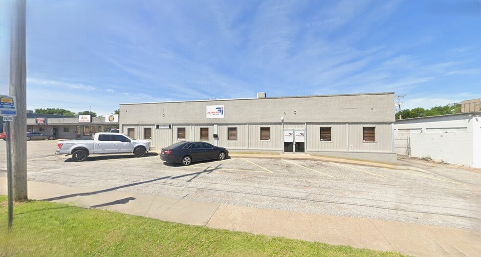 804 S Sheridan Rd, Tulsa, OK for sale - Building Photo - Image 1 of 8